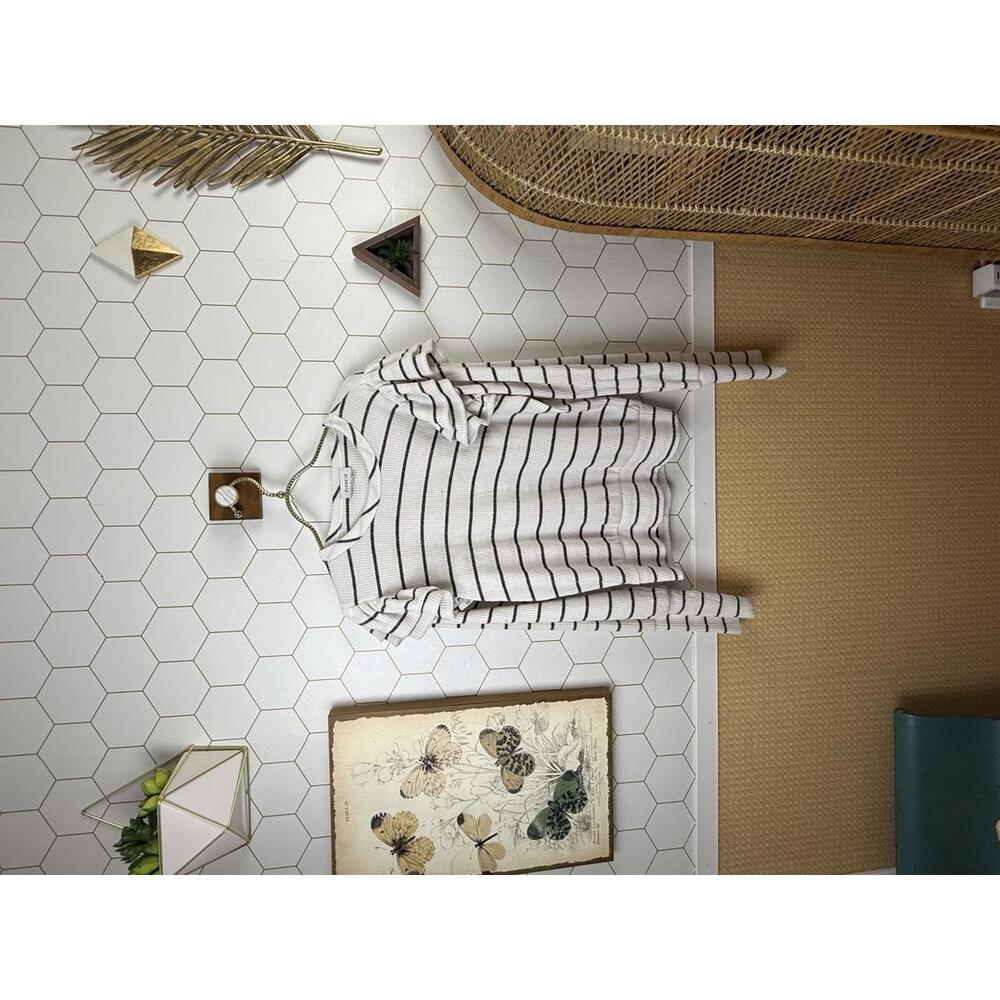 Evereve White Striped Crew Neck Sweater with Ruffle Sleeves - Size - Medium